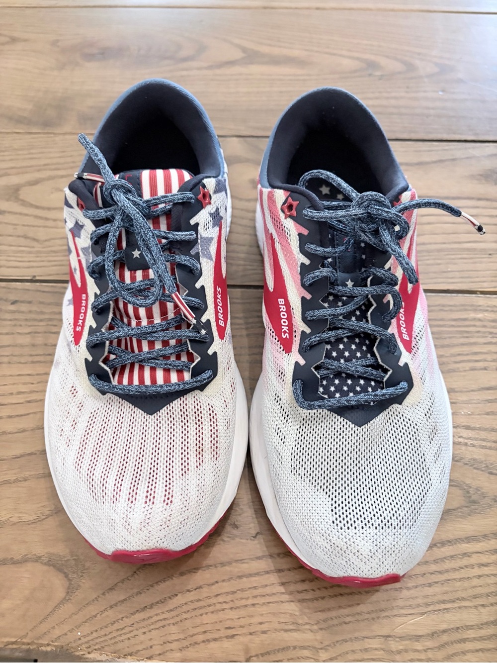 Brooks Running Launch 6 Stars Stripes USA Red/White/Blue Women's Size 8
